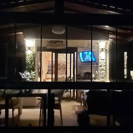 Havuzlu Bahceli Muestakil Apartment