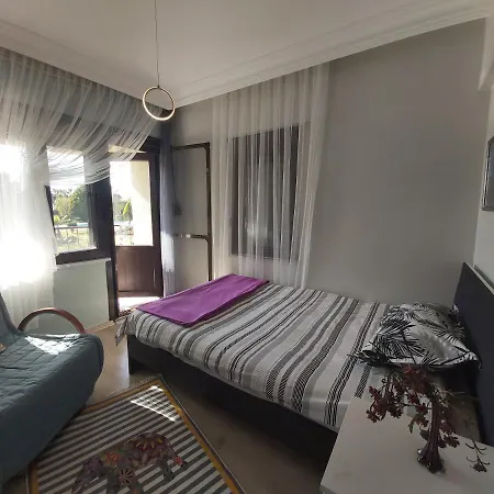 Havuzlu Bahceli Muestakil Apartment *